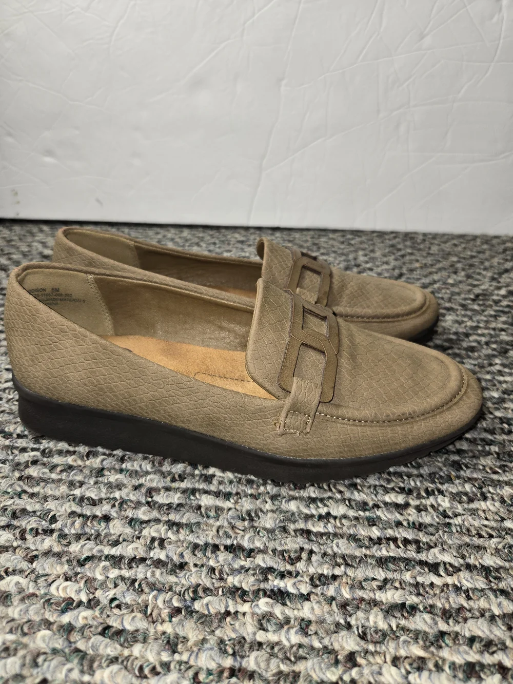 Baretraps Addison Women's Memory Foam Loafers Brown Size 6M